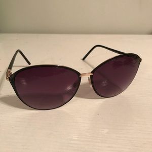 Large-framed sunglasses